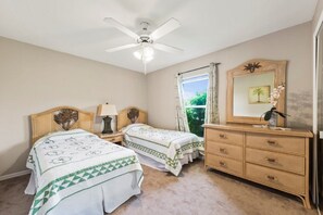 3 室のベッドルーム、アイロン / アイロン台、WiFi (無料)、ベッドシーツ