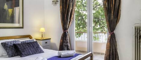 3 bedrooms, WiFi, bed sheets