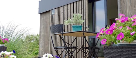 تناول الطعام بالخارج