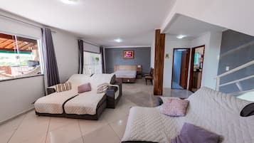3 Schlafzimmer, Schreibtisch, Bügeleisen/Bügelbrett, kostenloses WLAN