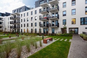 Exterior - Stylish Apartment in Wilanow | Terrace and Parking (Warszawa)