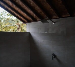 Bathroom shower - Sweet Escape (Selat)