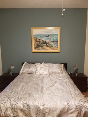 3 bedrooms, WiFi - Enisa's Home - Boston/Airport/Walk to t-line & beach! (Revere)