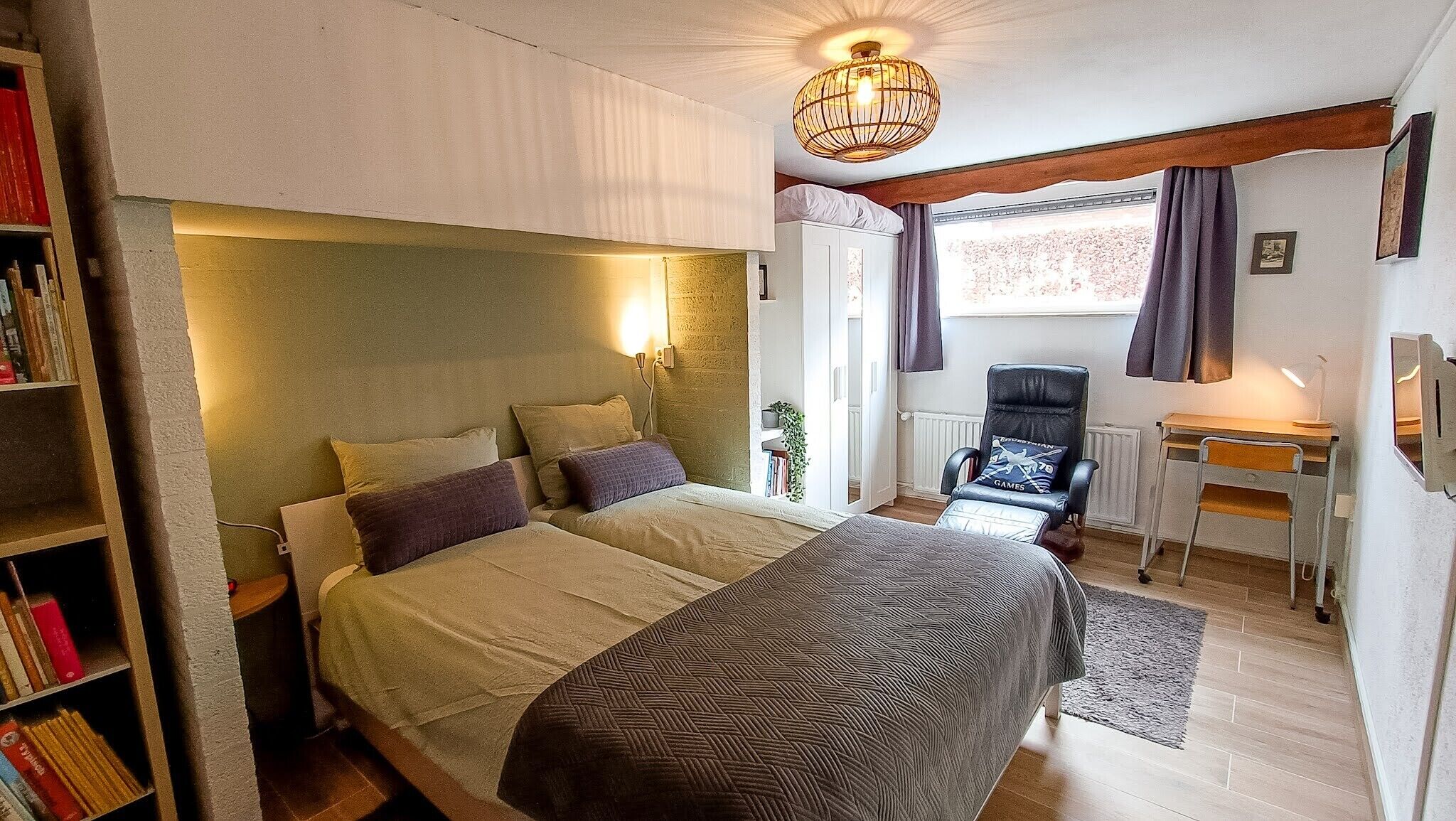 3 chambres, coffres-forts dans les chambres, bureau