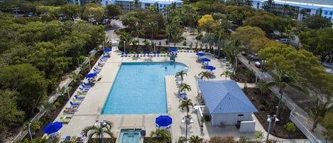 Piscina all'aperto, una piscina riscaldata