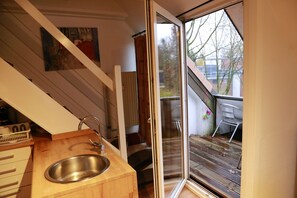 舒適複式房屋 (3C incl. Cleaning Fee 35 EUR) | 私人小型廚房 | 小冰箱、微波爐、爐台、洗碗機