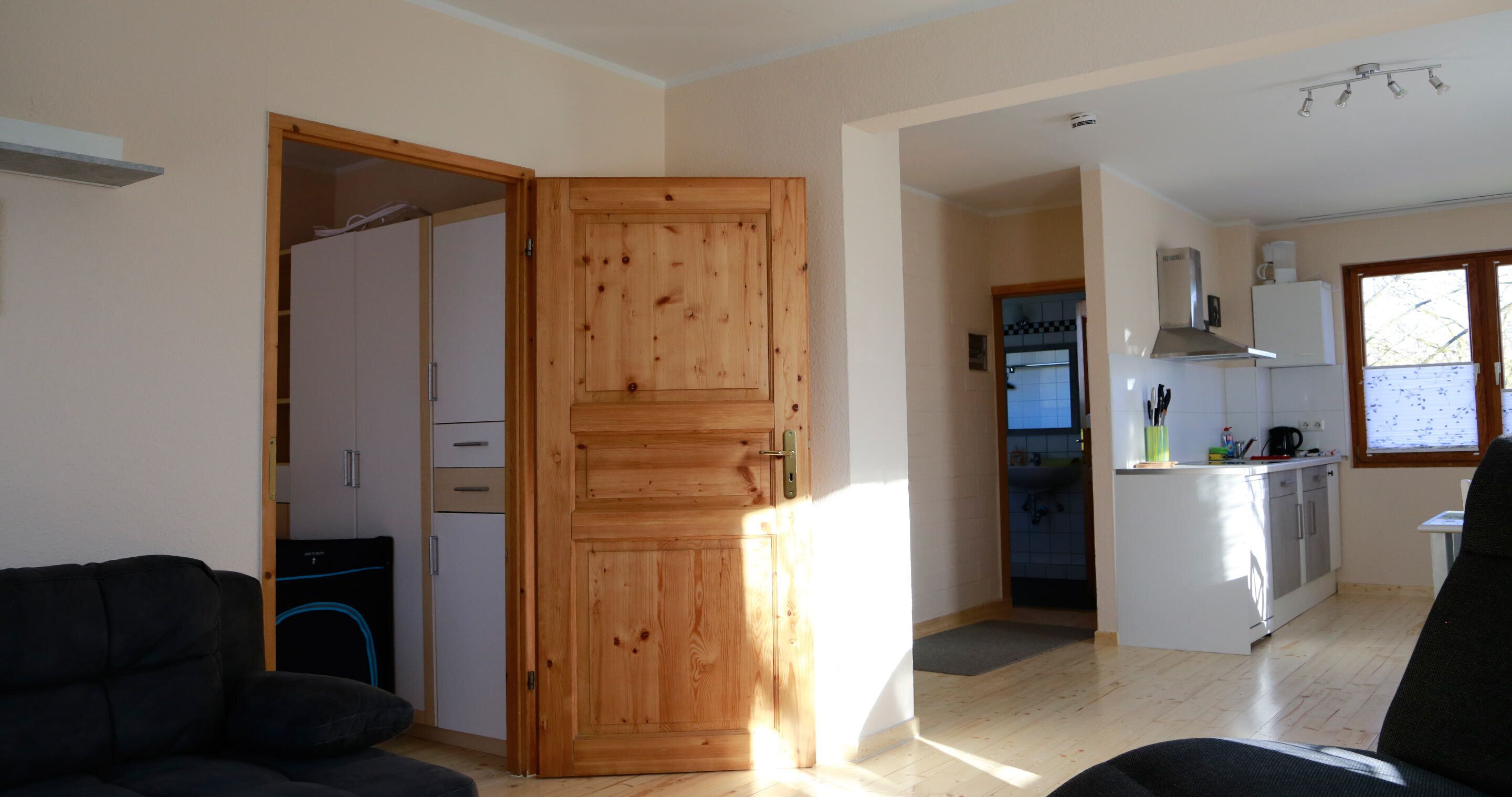 Apartment (B2 incl. Cleaning Fee 35 EUR) | Living area | 32-inch LED TV with cable channels, TV