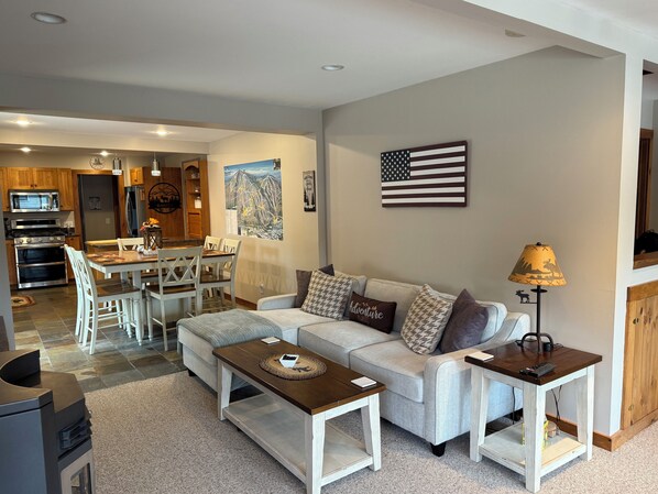 Smart TV, DVD player, table tennis, books