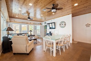 Fernseher, Videospiele, DVD-Player