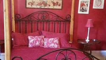 1 chambre, bureau, fer et planche à repasser, lit parapluie