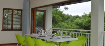 8 Sleeper Kingsize Vacation Home Rental Springside Road, Hillcrest Park, Durban