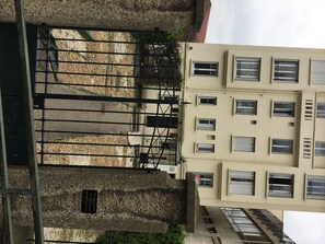 تفاصيل الفندق من الخارج