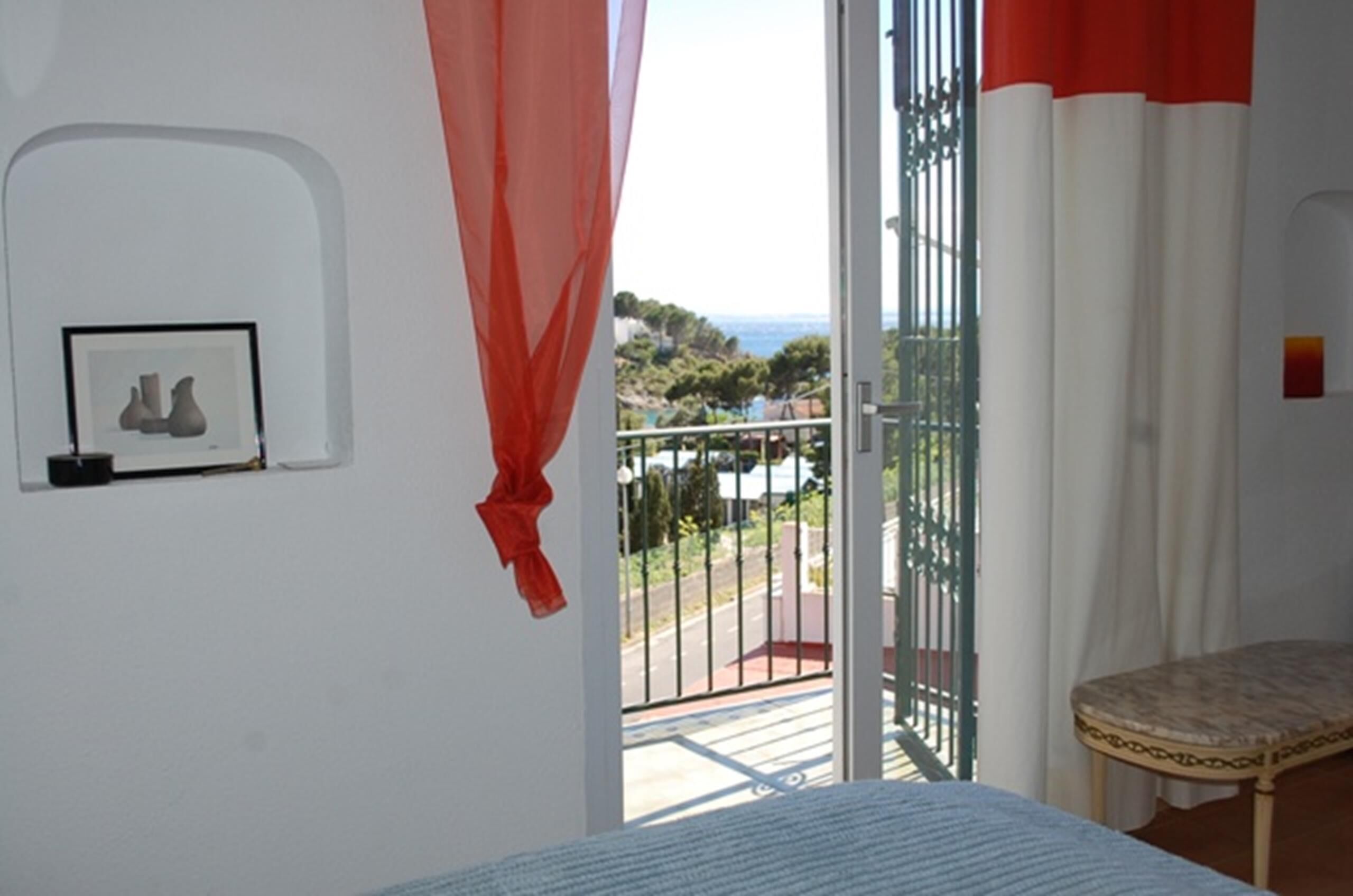 2 bedrooms, iron/ironing board