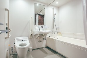 Deluxe Twin Room, Non Smoking | Bathroom - Kuretake Inn Premium Ogakiekimae (Ogaki)