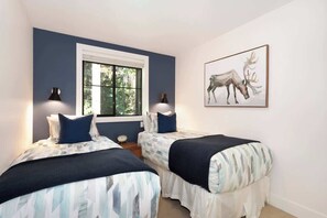 3 chambres, fer et planche à repasser, Wi-Fi, draps fournis