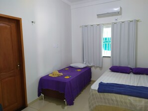 4 bedrooms, desk, WiFi, bed sheets - BARREIRINHAS HOUSE- GROUND (BARREIRINHAS)