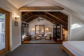 4 habitaciones, escritorio, tabla de planchar con plancha y wifi gratis