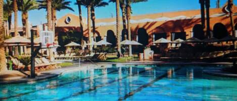 Piscine extérieure, piscine chauffée