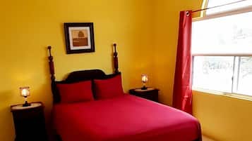 1 quarto, frigobar, individualmente decorados