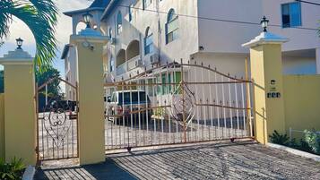 Fachada da propriedade