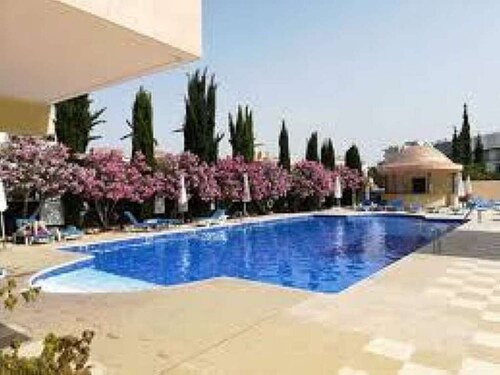 Superbly located 2 Bed Paphos Penthouse with Sea Views from Private Roof Terrace