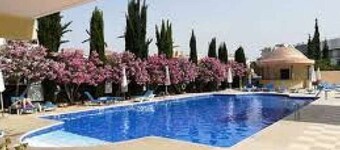 Superbly located 2 Bed Paphos Penthouse with Sea Views from Private Roof Terrace