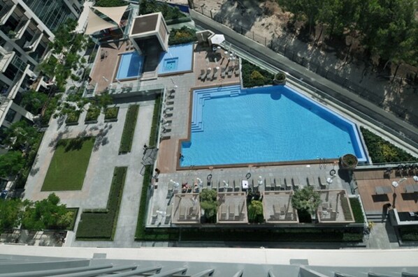 Outdoor pool - Arabian Holiday Homes Panorama (Dubai)