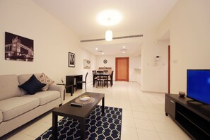 Căn hộ, 1 phòng ngủ | Phòng khách | TV màn hình phẳng