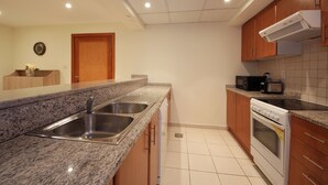 Apartment, 1 Bedroom | Private kitchen