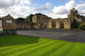 Exterior - Blenkinsopp Castle Inn (Brampton)