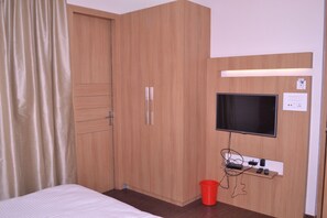 Deluxe Room | Free WiFi - Hotel La Buduan (Budaun)