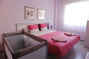 2 bedrooms, iron/ironing board, WiFi, bed sheets