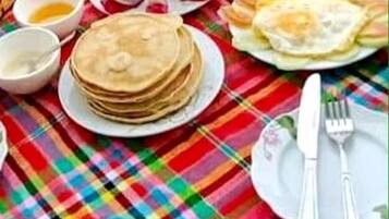 Tägliches inbegriffenes großes Frühstück