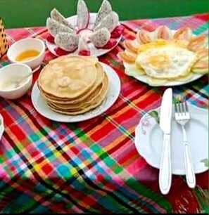 Petit déjeuner complet compris tous les jours