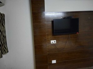 Television - ADB Rooms Hotel Chander Palace (New Delhi)