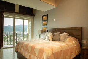 3 bedrooms, desk, travel crib, free WiFi