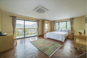 华丽双人房 | 迷你吧、客房内保险箱、遮光窗帘、隔音