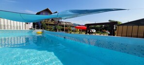 Seasonal outdoor pool - Junlive Pension (Incheon)