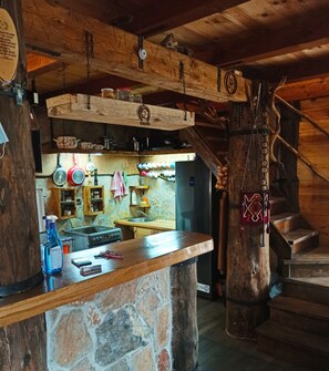 Casa conforto | Cozinha privada | Geladeira grande, fogão, cooktop, chaleira elétrica