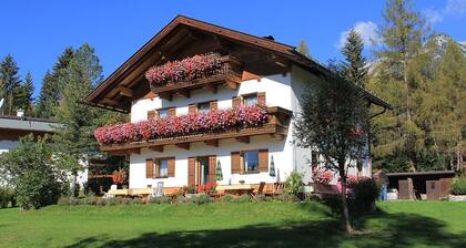 Ferienwohnung "Tirol" Leutasch.... in sonniger, ruhiger Lage mit toller Aussicht