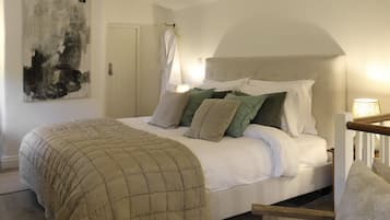 Cottage | Iron/ironing board, free WiFi, bed sheets