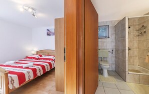 1 bedroom, free WiFi, bed sheets