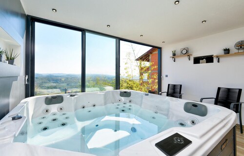 Cozy home in Novi Marof with sauna