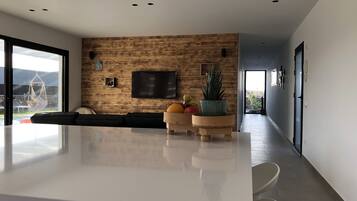 Télévision, Netflix, services de streaming, chaßne hi-fi