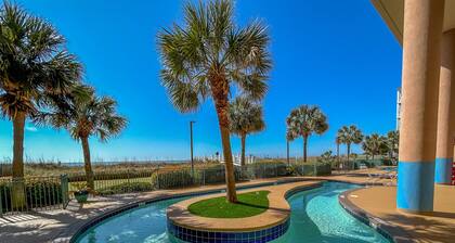 4 makuuhuoneen, 3 kylpy hiljattain remontoitu merenrantahotelli. Suuri mukavuudet. Ocean Drive.