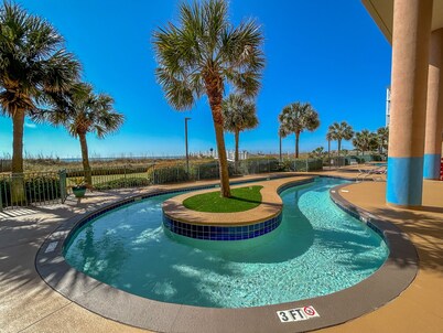 20% off 3-7 nights thru Nov.  Large 4 bedroom oceanfront Ocean Drive Great amenities.