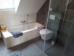 Bathtub