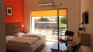 Desk, free WiFi, individually decorated, individually furnished - Hotel Rockwood (Paonta Sahib)