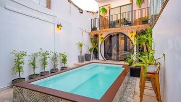 Vila, piscina particular | Vista do quarto