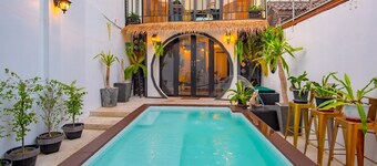 Isara Boutique Hotel and Cafe